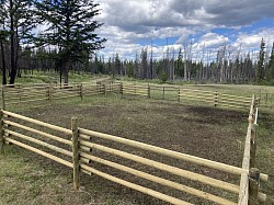 Medium duty post and rail cattle sort corral